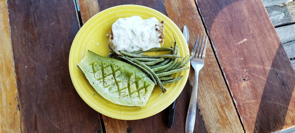 A ridiculously easy dinner recipe: roasted chicken and veggies sheet pan meal!